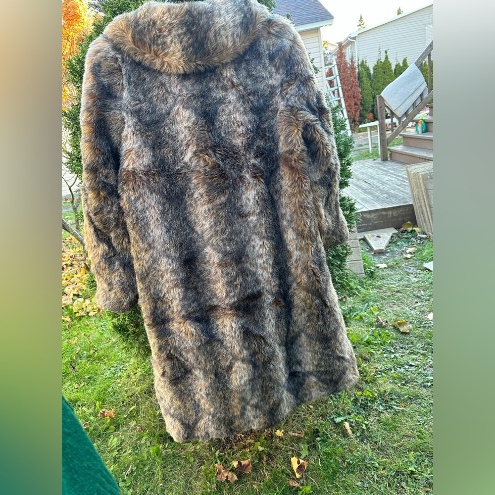 Fur coat - Picture 6 of 9
